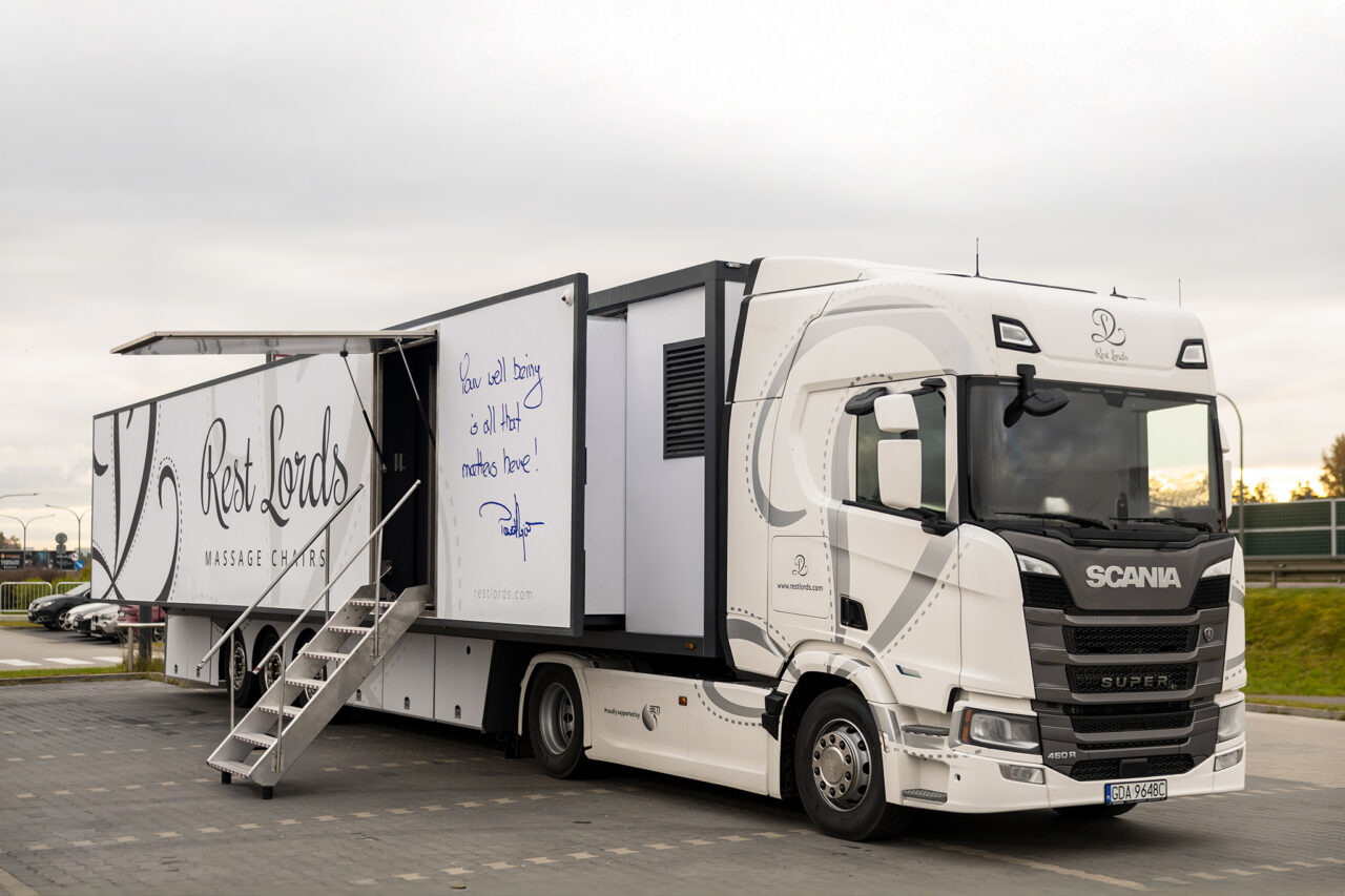 R-ShowRoad Gallery 1